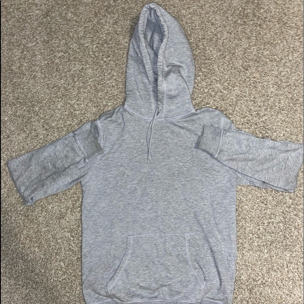 H&M MEN’S SIMPLE GREY HOODIE (size medium)